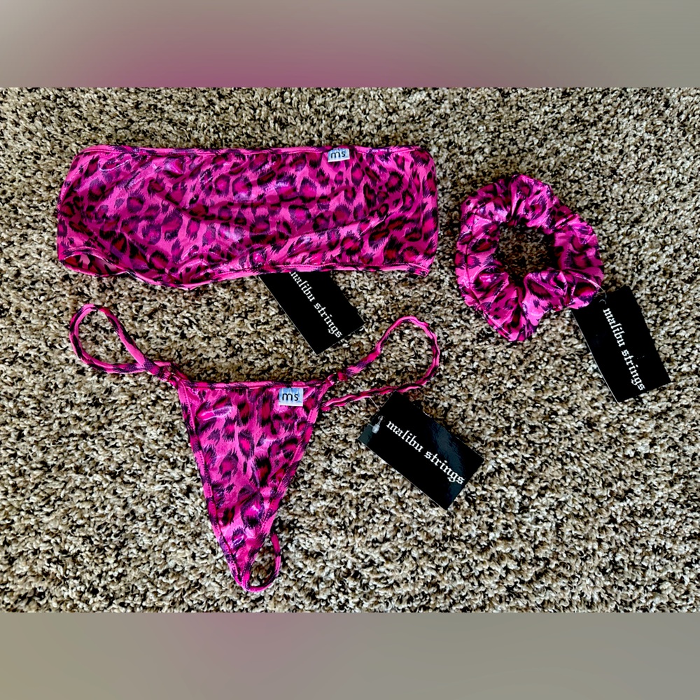 Brand New Malibu Strings Bikini with matching Hairtye. XL top, Large bottom.